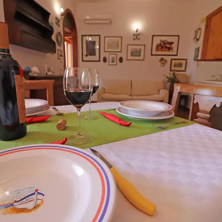 Patrizia Apartment *